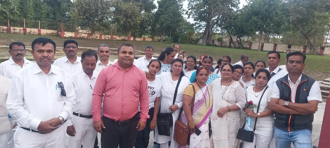 Pankaj Mishra with a large pilgrimage group